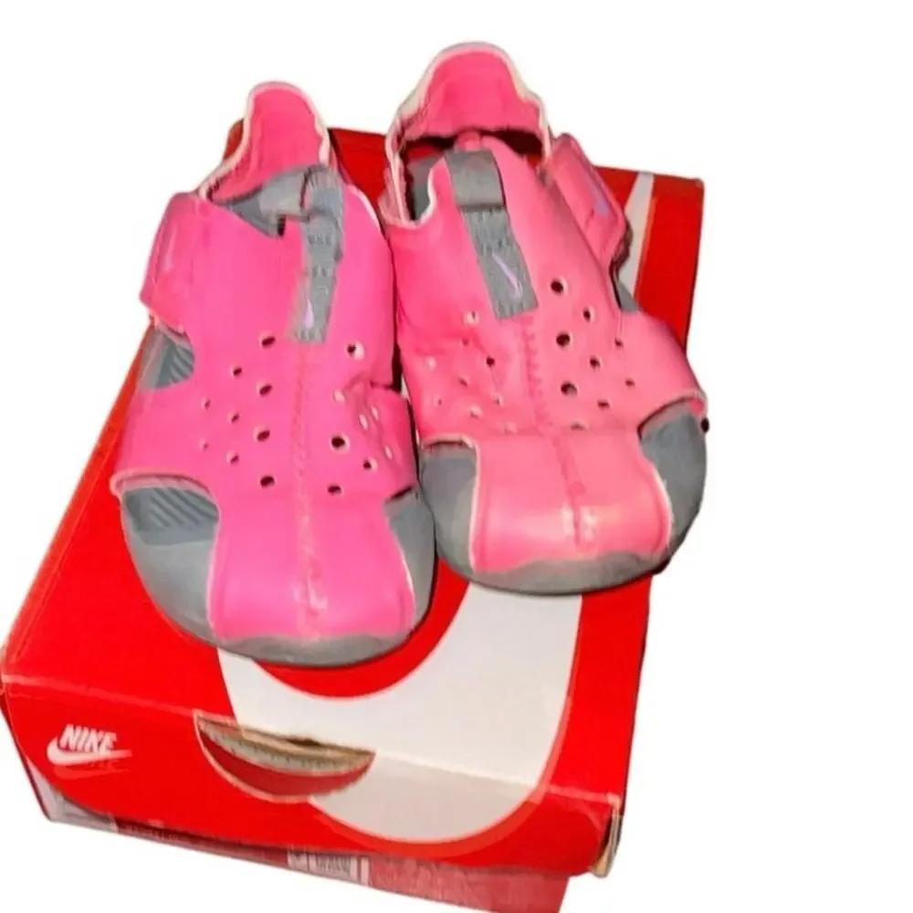 Nike Sunray Water Shoes Sz. 7c  Toddler Pool Beach Vacation Sandals Pink Gray